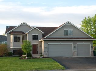 2103 Meadow Dr, Buffalo, MN 55313