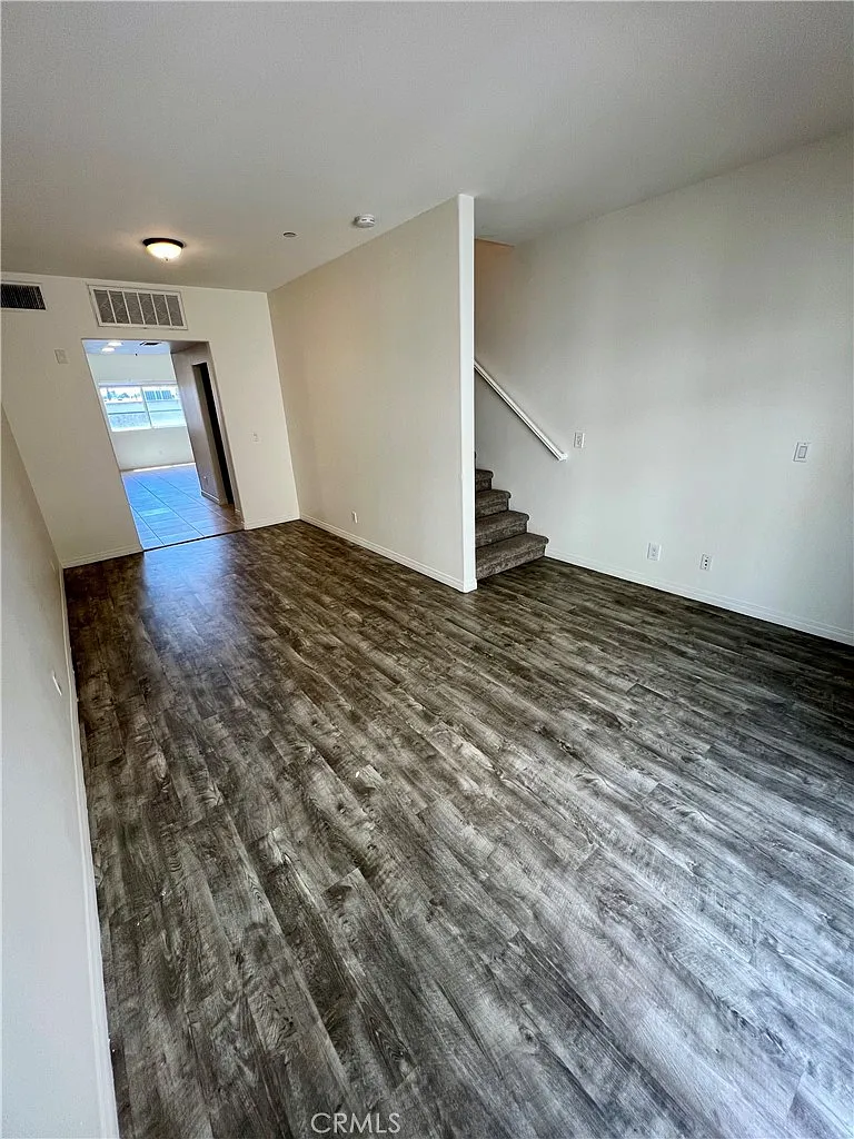 2 bed, 1185 sqft, $3,150 — Photo 3