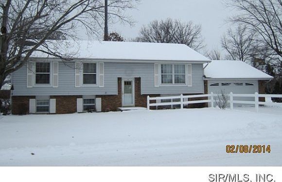 1st image of 15 Lincoln Dr