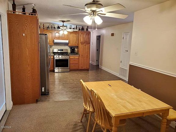 4th image of 2406 Clairmont Ave
