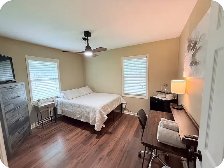 924 Stoneykirk Dr — Photo 1