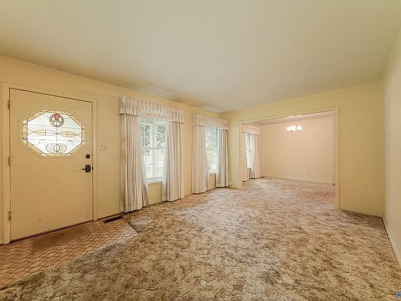 3rd image of 1718 Laverne Dr NW