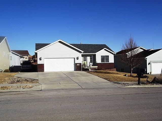 For Sale: 1106 E Oakland St, Rapid City, South Dakota 57701