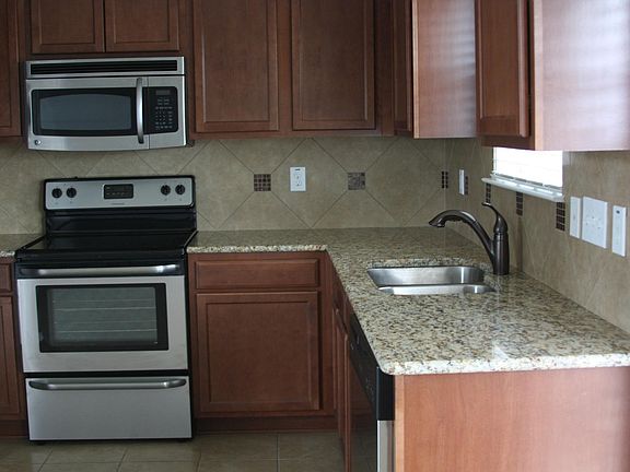 3rd image of 6712 Serena Ln