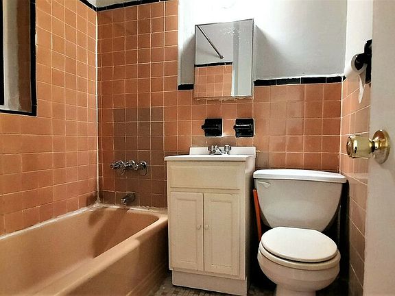3rd image of 238 New York Ave APT 1D