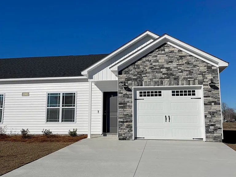 2308 Sweet Bay Dr #B — Photo 1