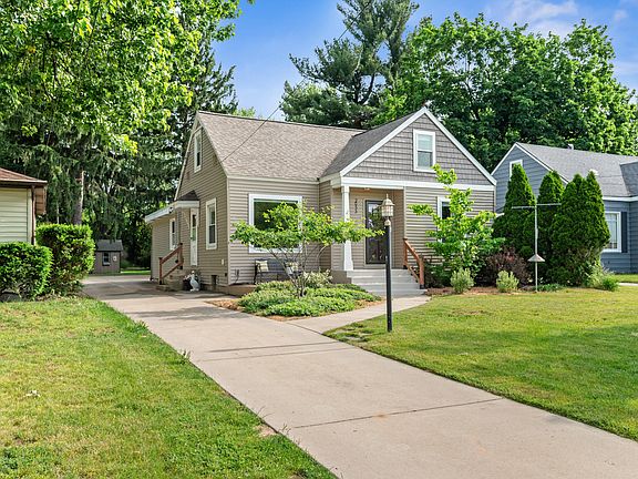 3rd image of 2053 7th St NW