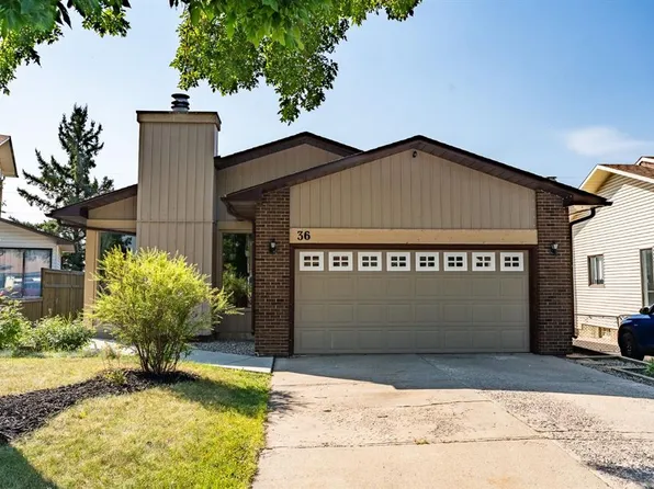 36 N Berkley Pl NW, Calgary, AB T3K 1A7
