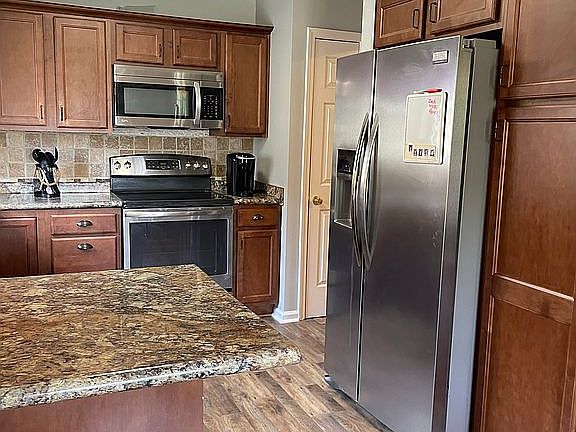 4th image of 3478 Fair Oaks Ave