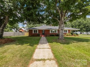 304 W 2nd St, Cherryville, NC 28021