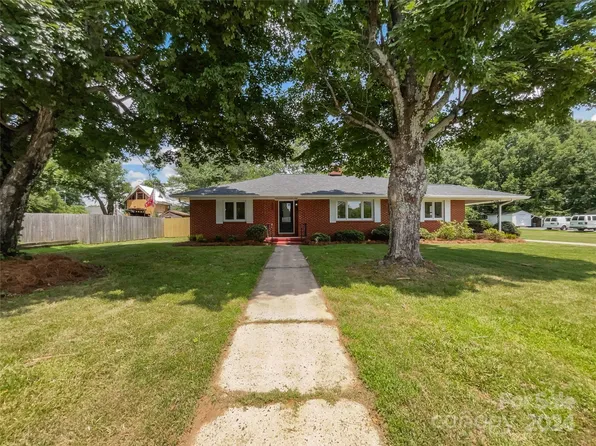 304 W 2nd St, Cherryville, NC 28021