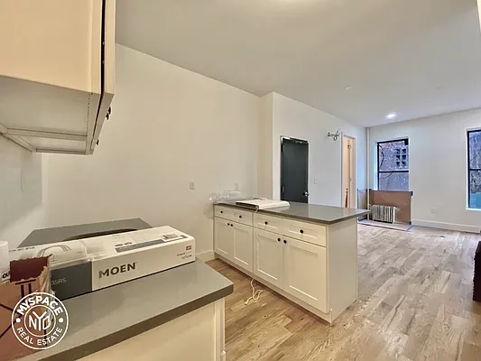Rented by MySpaceNYC | media 6