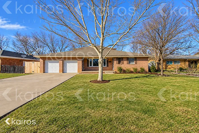2813 James Louis Dr