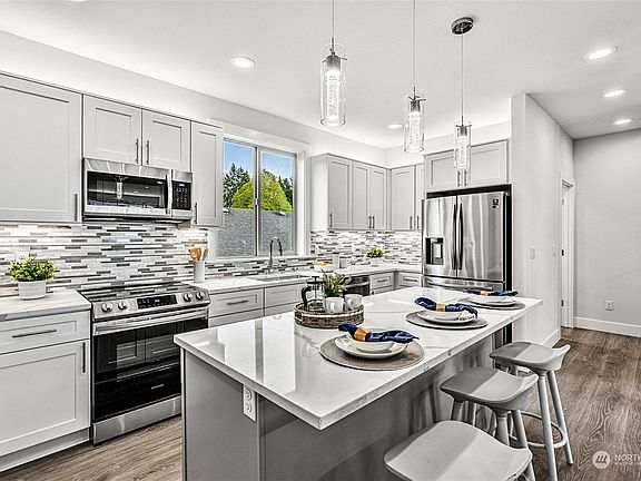 3rd image of 14709 32nd Avenue NE #E