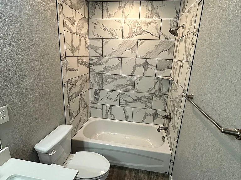 3102 Stonewall Dr #B — Photo 10