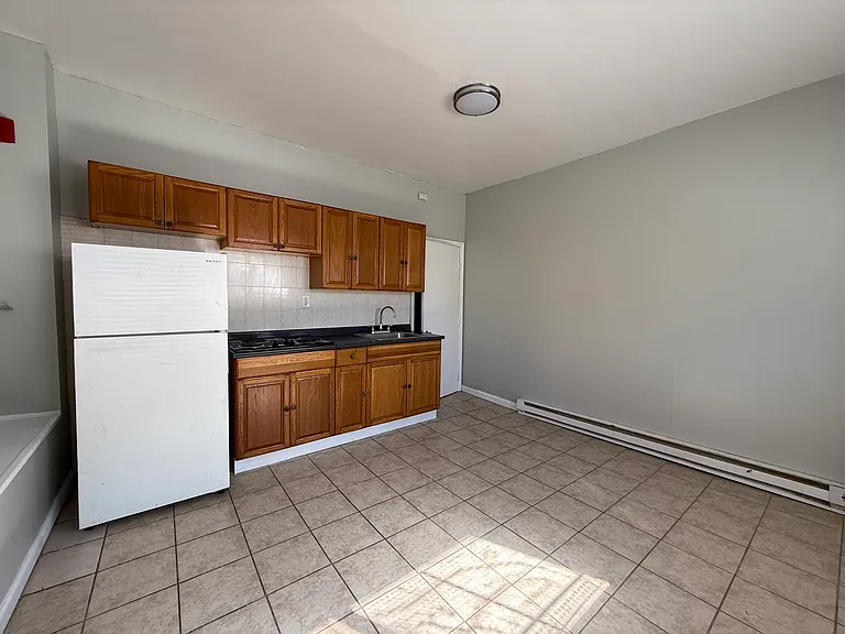 1727 Bridge St #1 — Photo 3