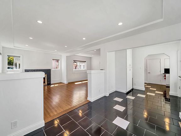 5th image of 7637 Ney Ave