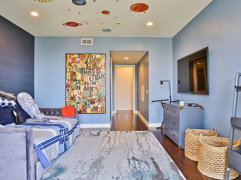 14445 Mulholland Dr — Photo 17