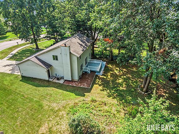 2nd image of 6631 Runway Ct SW