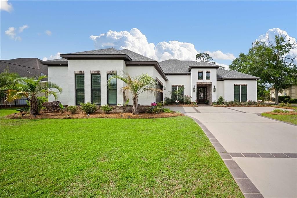 1058 Grand Heron Ct W