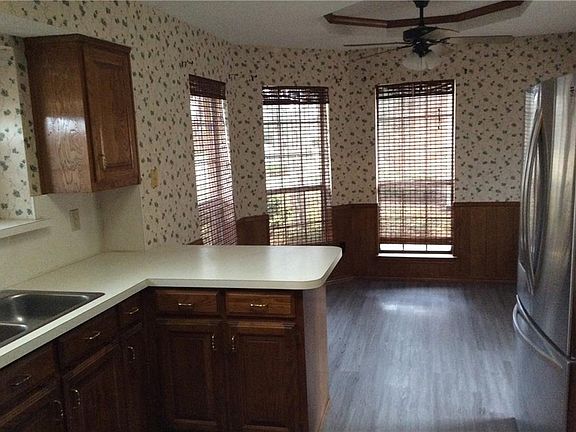 4th image of 2834 Hickory Bend Dr