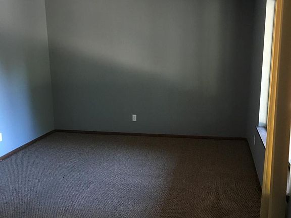 5th image of 612 Boxwood Dr APT 23
