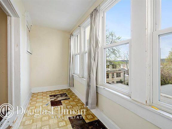 2nd image of 15 Highland Pl