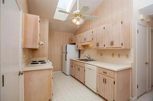 3510 Silvertree Ln — Photo 73