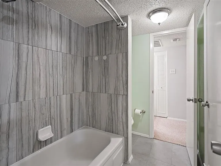 4020 Holland Ave #202 — Photo 26