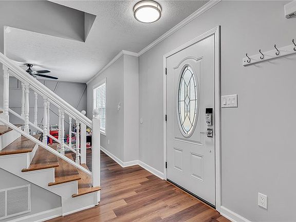 4th image of 236 Hidden Ct