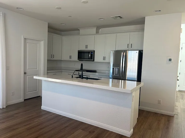 8628 Luse St — Photo 8