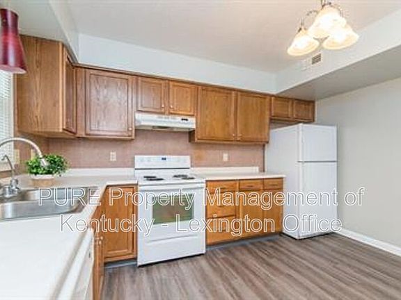 4th image of 1100 Arlington Dr