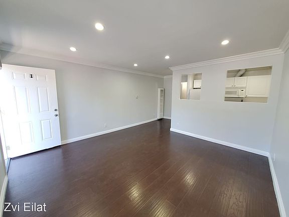 4th image of 1253 N Las Palmas Ave APT 1
