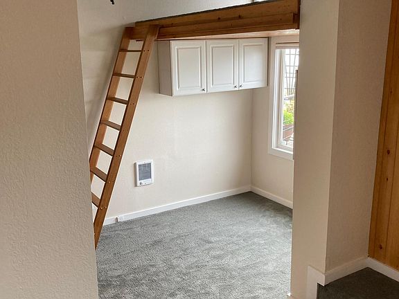 4th image of 4824 Marine View Dr