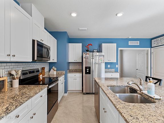 2nd image of 407 Pelham Park Dr