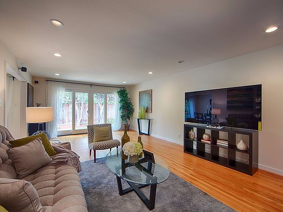 3rd image of 3747 Cass Way