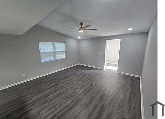 7 bed, 2376 sqft, $3,500 — Photo 4
