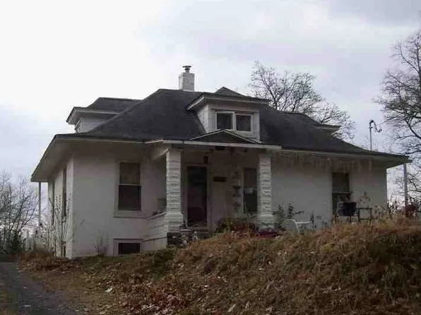 100 Fallsington Ave, Tullytown, PA 19007
