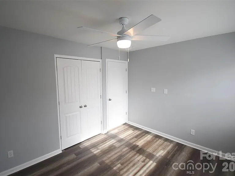 924 Edgegreen Dr — Photo 15