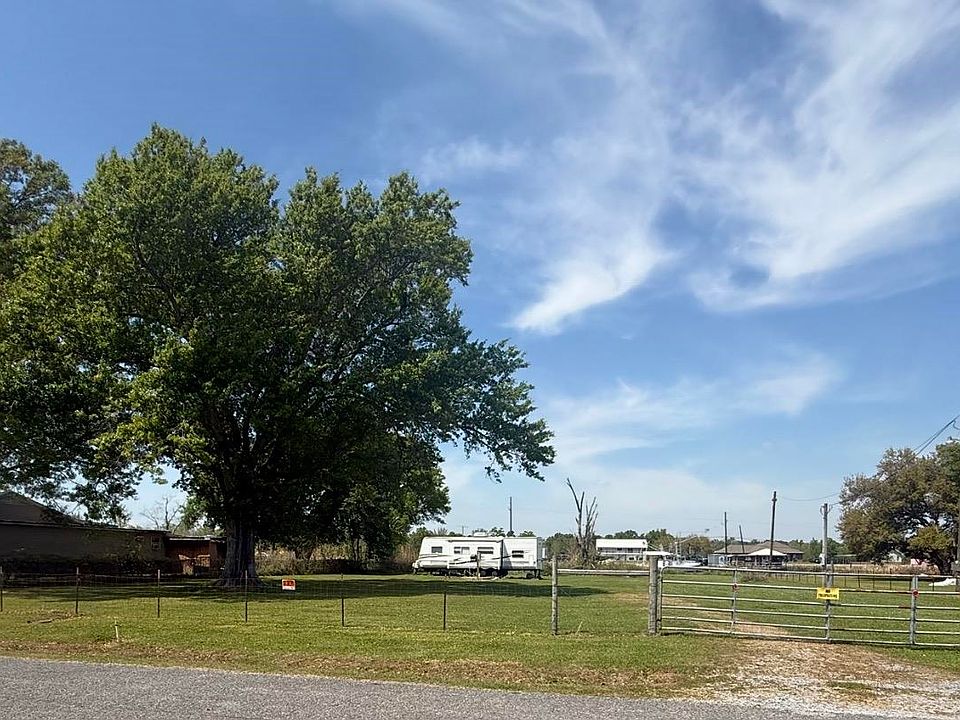 1st image of 4974 Bayouside Dr