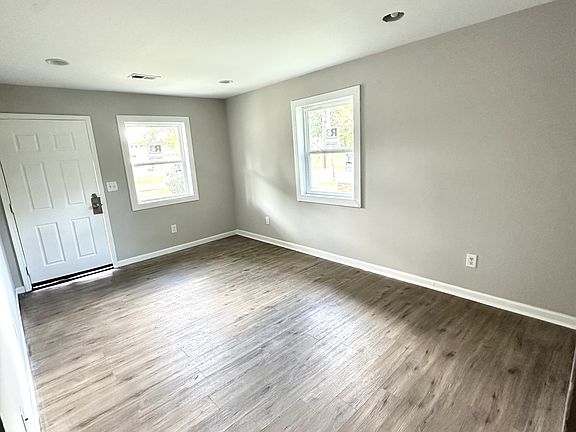 2nd image of 914 14th St SW Unit A
