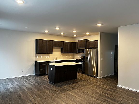 5th image of 6430 Langly Ave