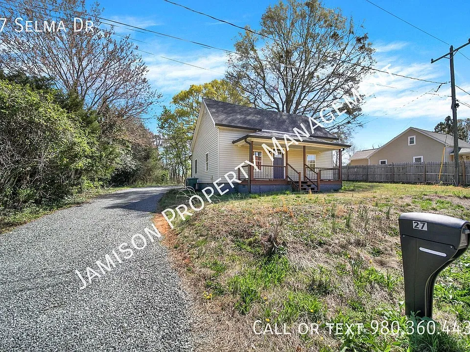27 Selma Dr