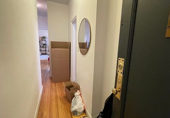 3rd image of 321 E 66th St #4RE