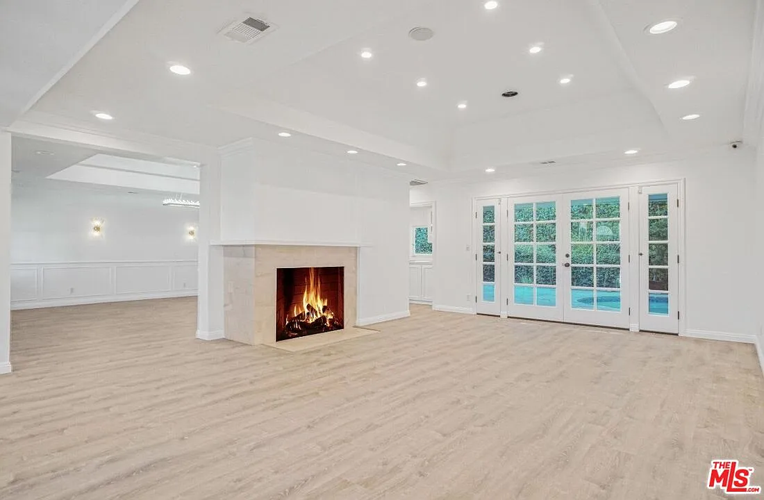 4 bed, 3.5 bath, 2792 sqft, $12,100 — Photo 3