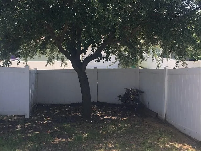 1016 Grey Fox Dr — Photo 21