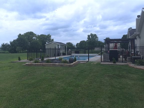 3rd image of 4755 Meadowgrove Dr NW