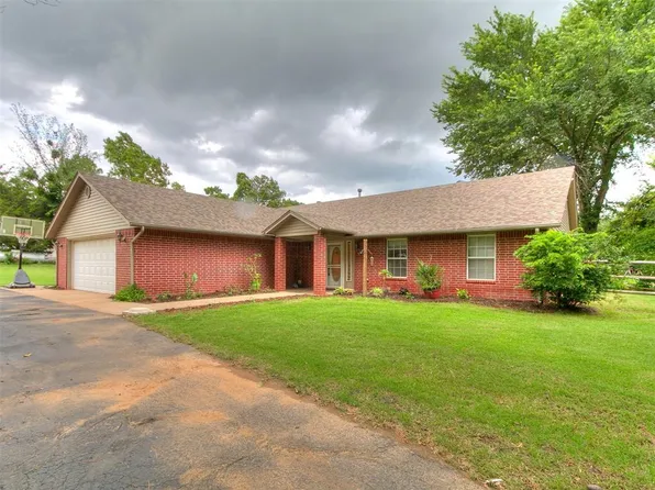 1025 Wagon Trail Ln, Goldsby, OK 73093