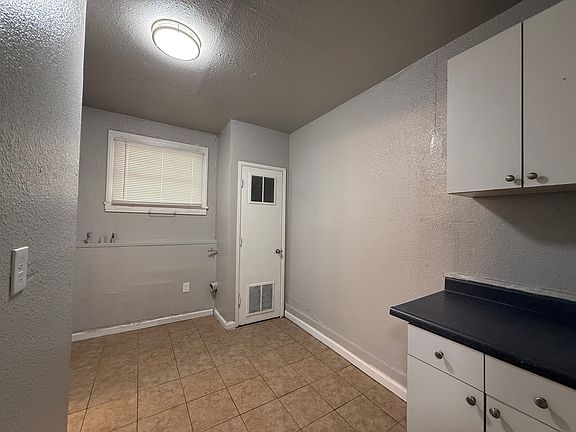 5th image of 1127 S California St