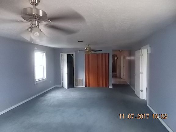 3rd image of 221 4th Ave